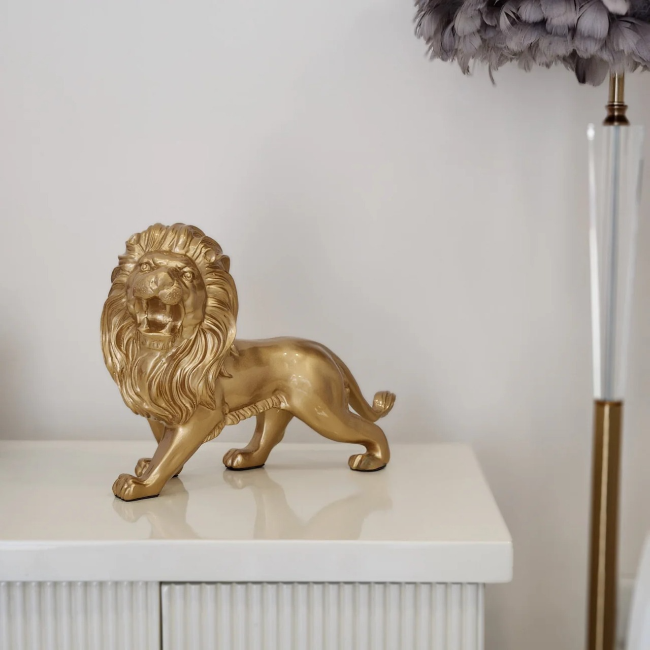 Image of Lion Roaring Artifact – Black & White Decorative Sculpture