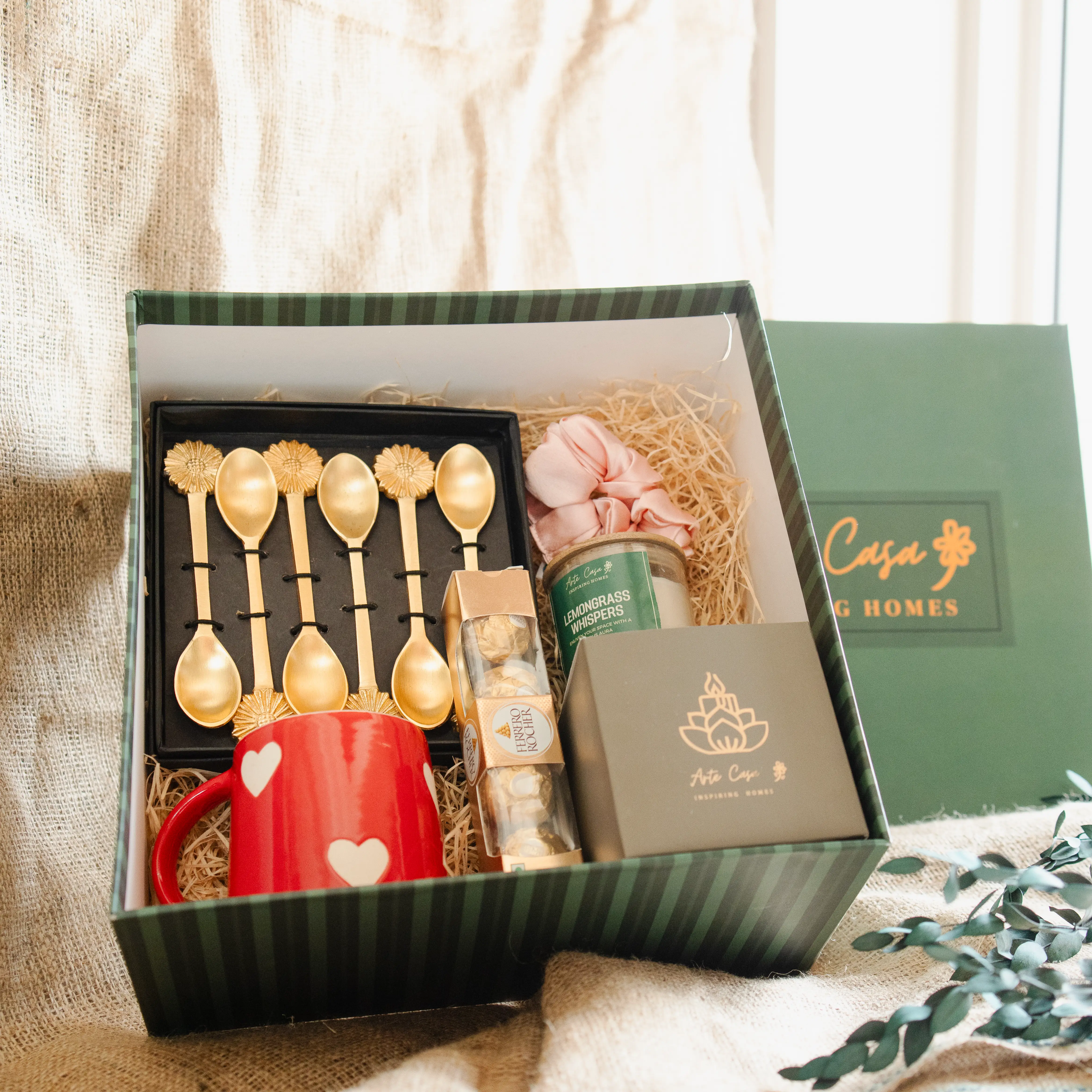 Image of Anniversary Gift Hamper – Multicolour Ceramic & Metal Decor